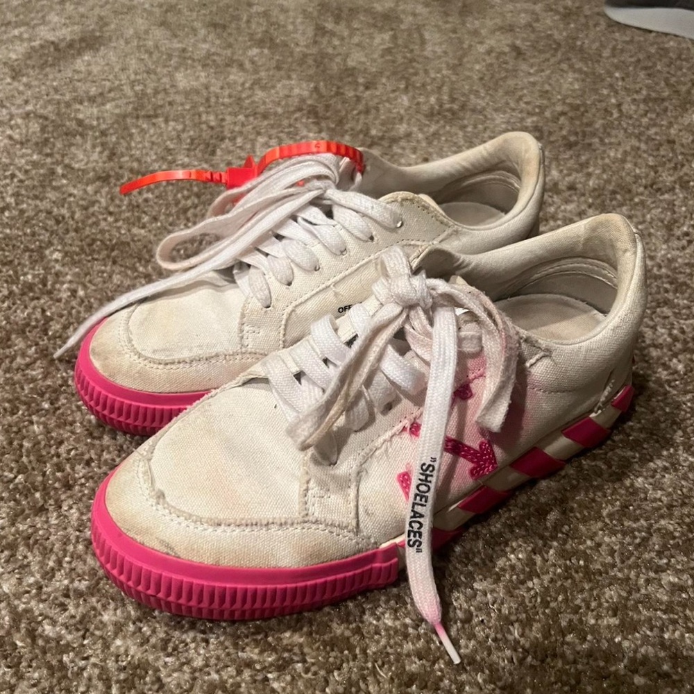 OFF WHITE  sneakers